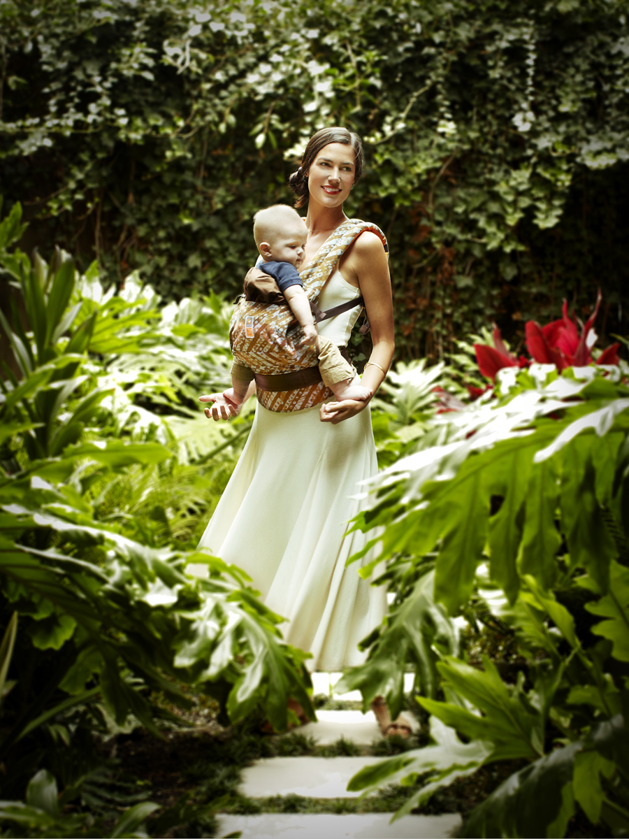 CHRISTY TURLINGTON X ERGO BABY