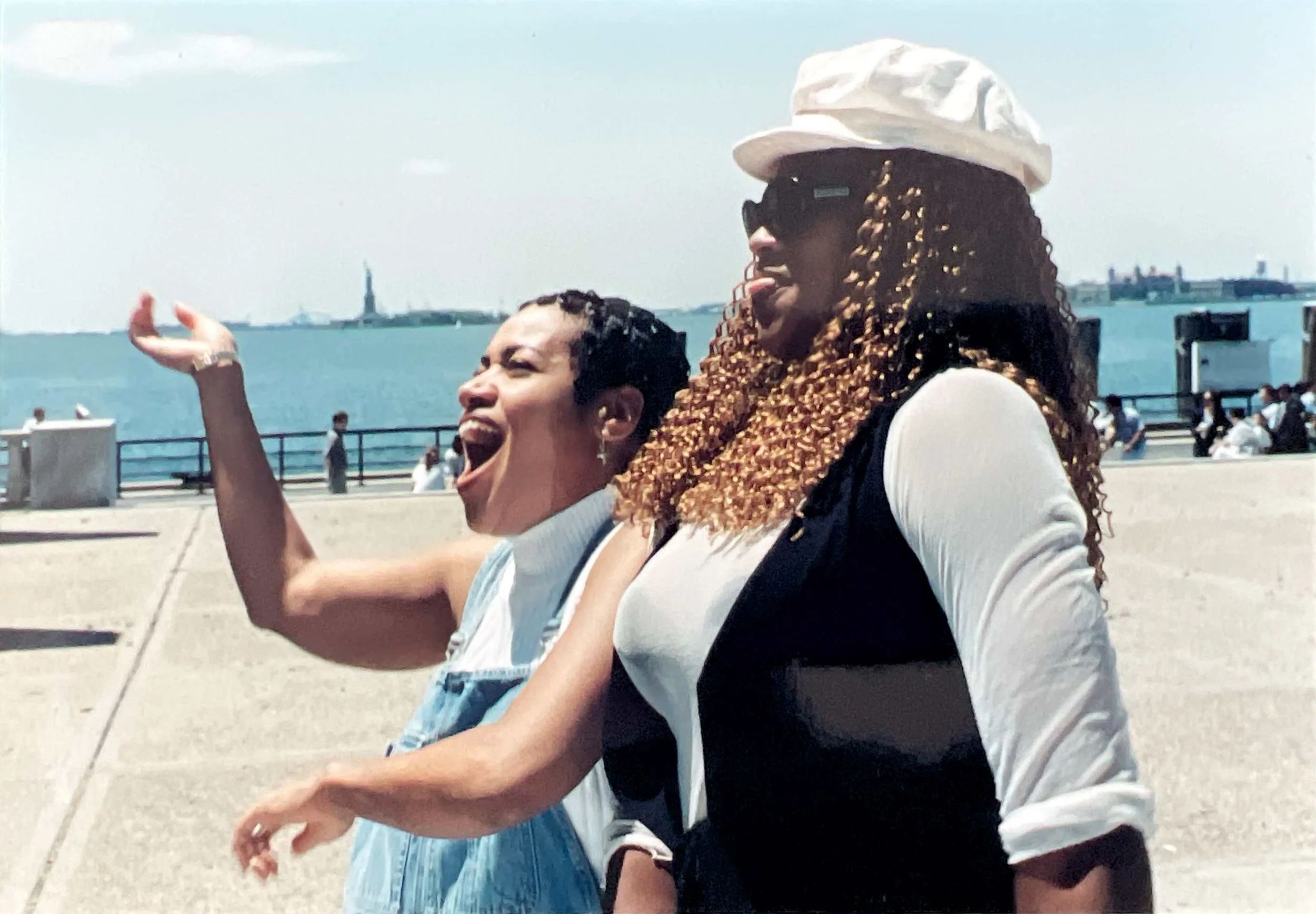 salt-n-pepa singing in Battery Park, lower Manhattan