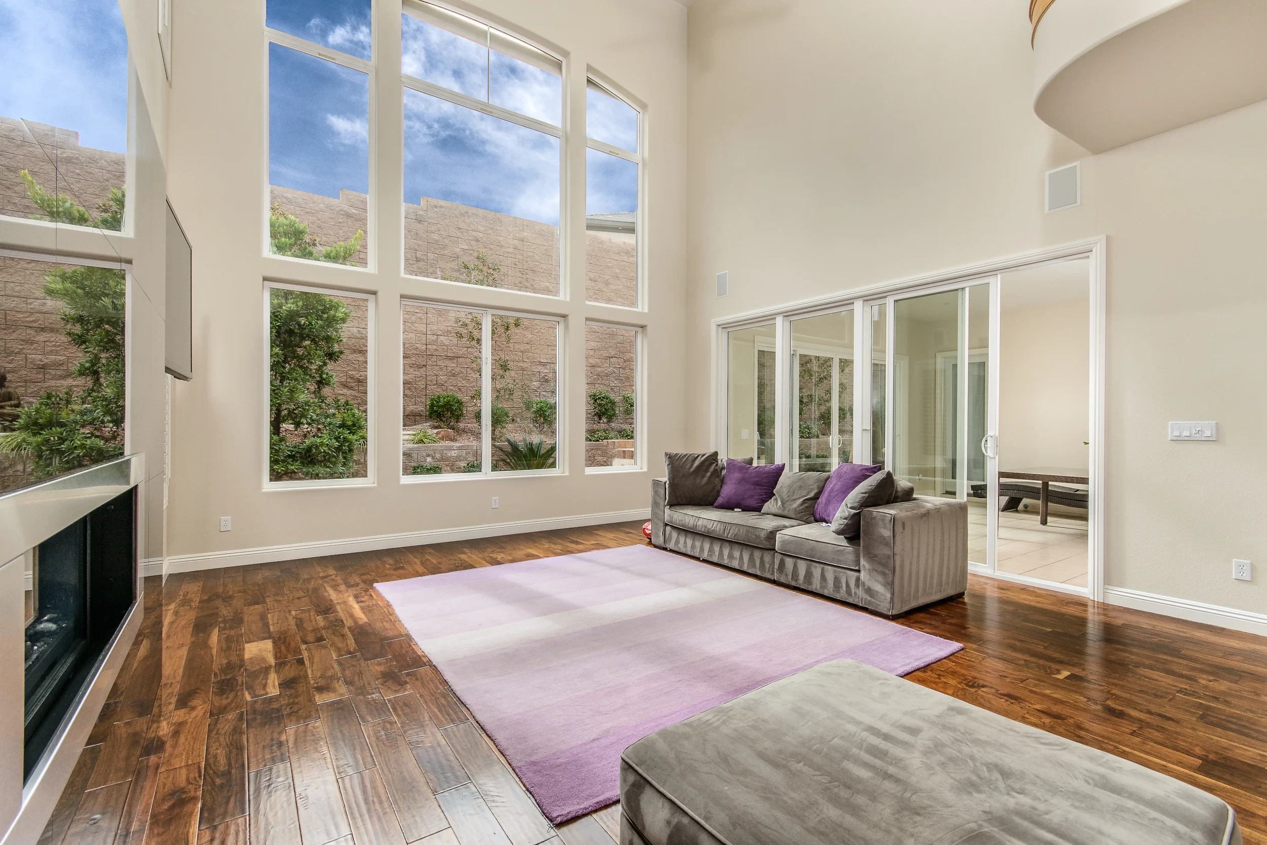 Livingroom 1b.jpg