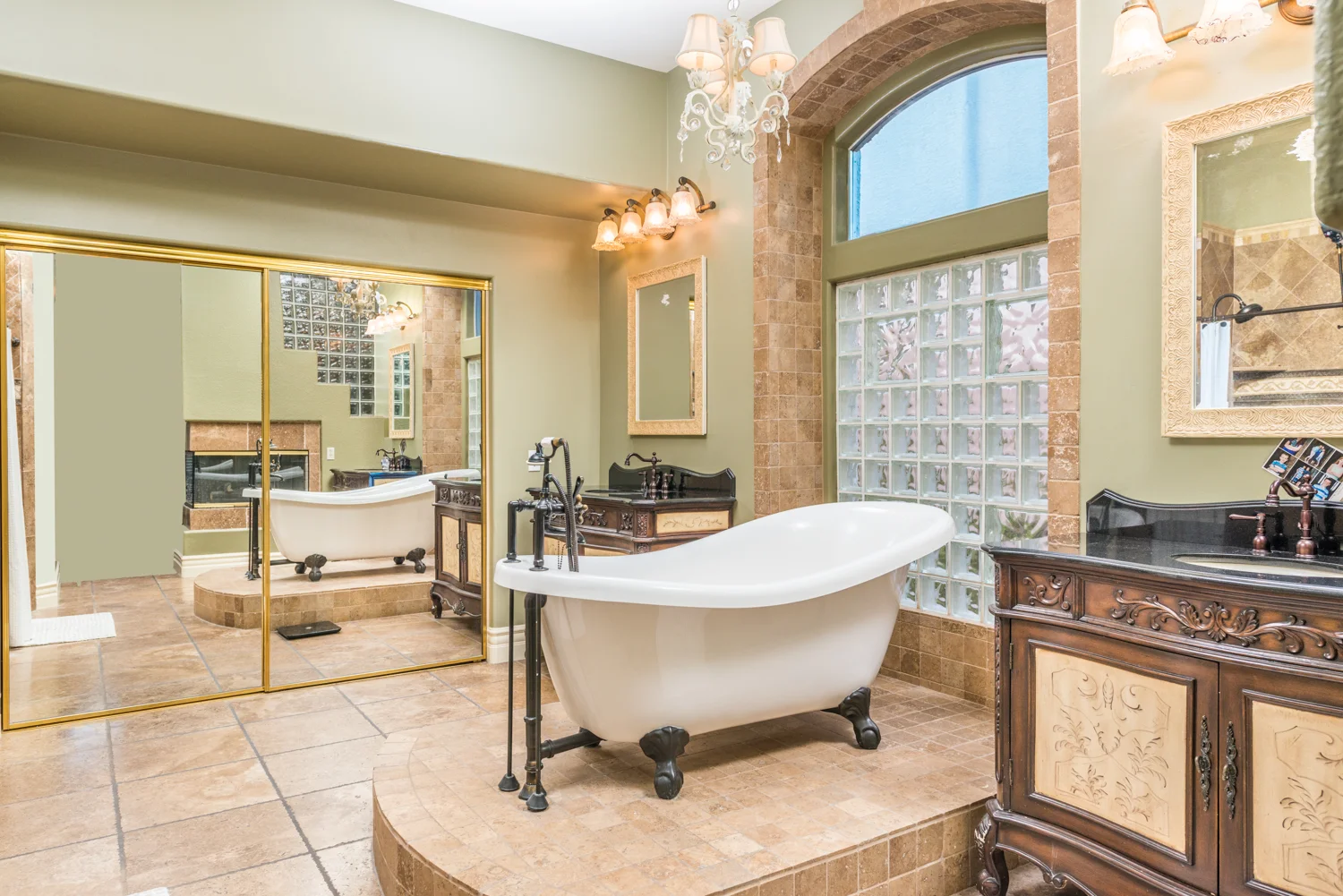 Master Bath.jpg