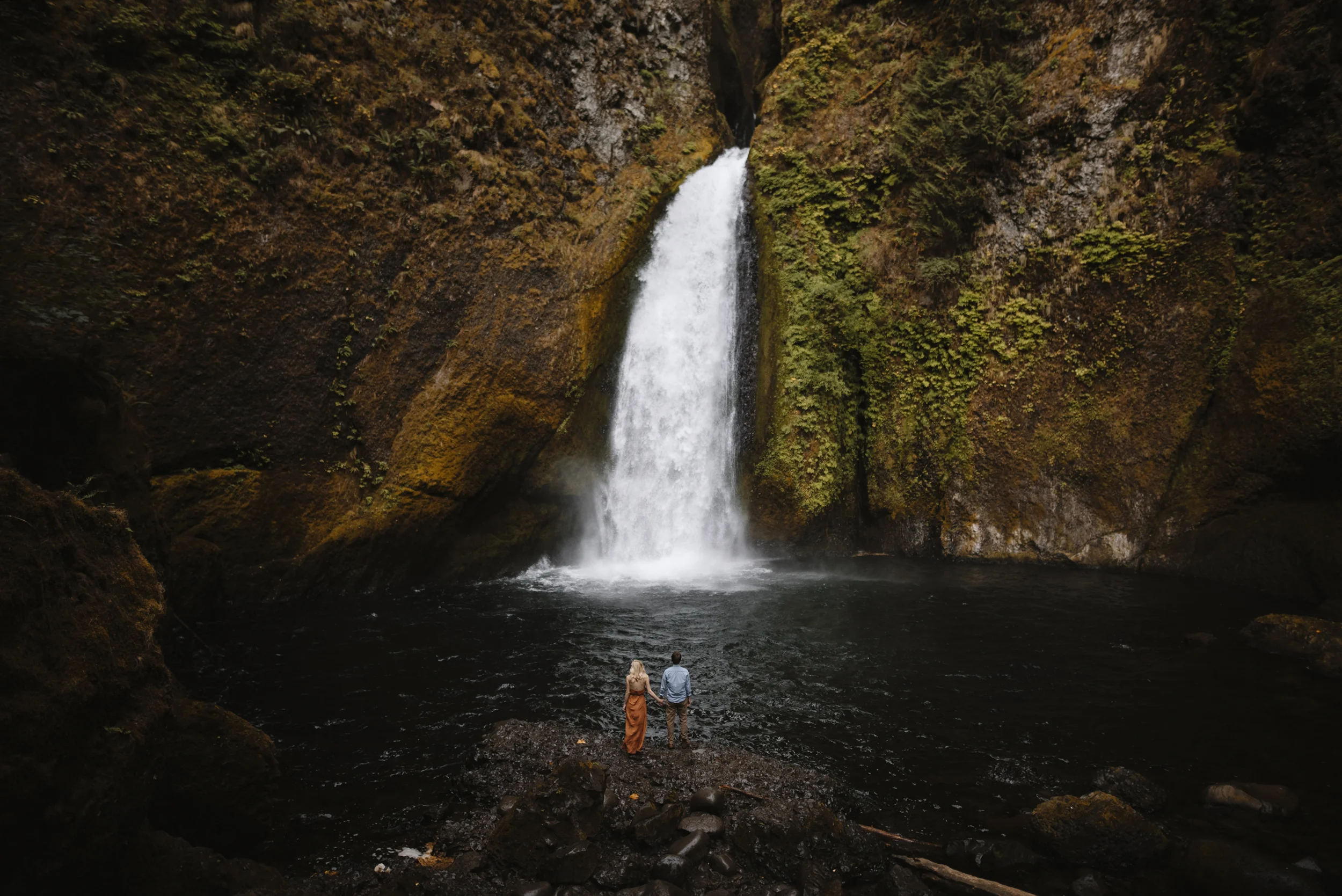 Columbia River Gorge Oregon Adventure Couples Photographer 45.jpg