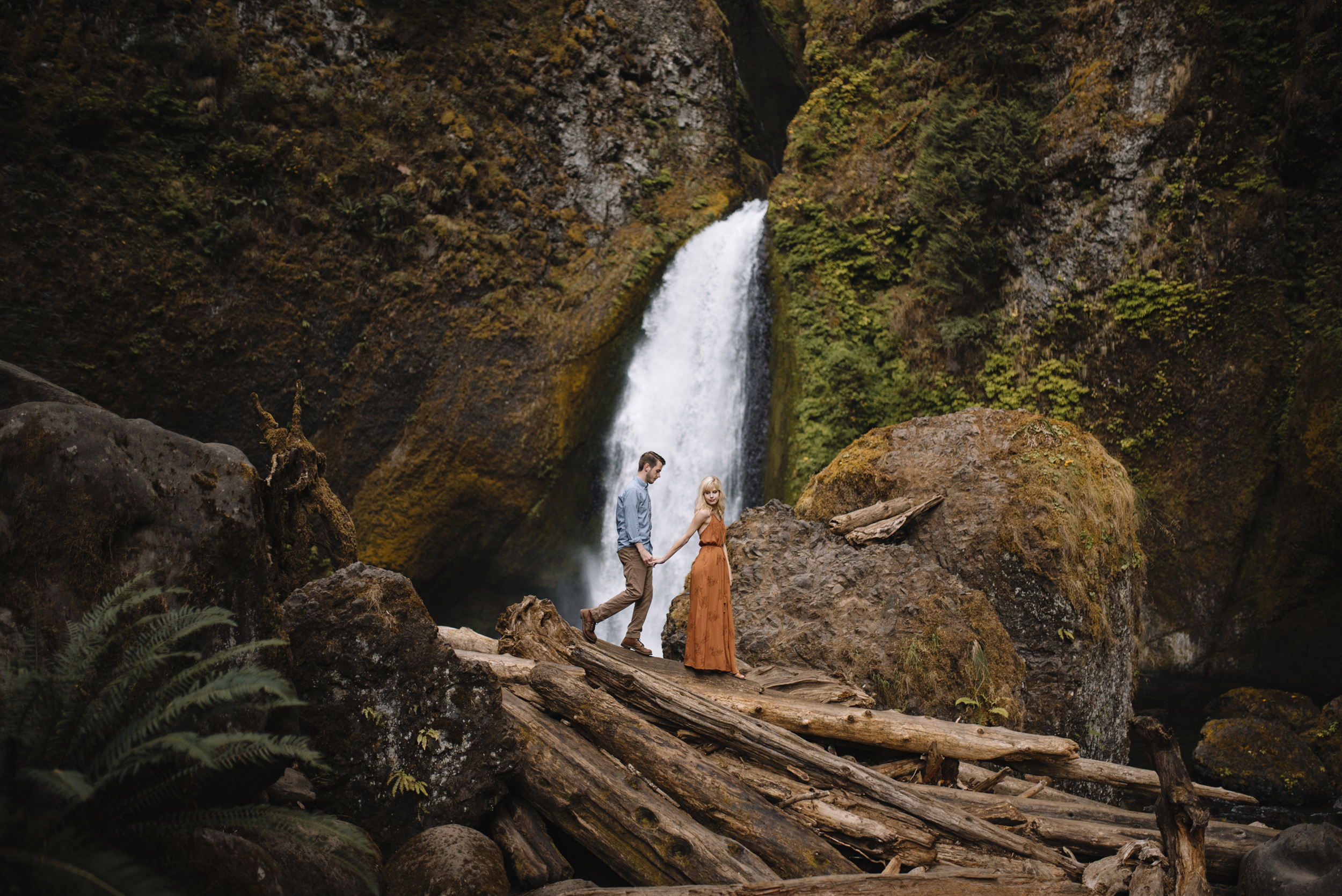 Columbia River Gorge Oregon Adventure Couples Photographer 163.jpg