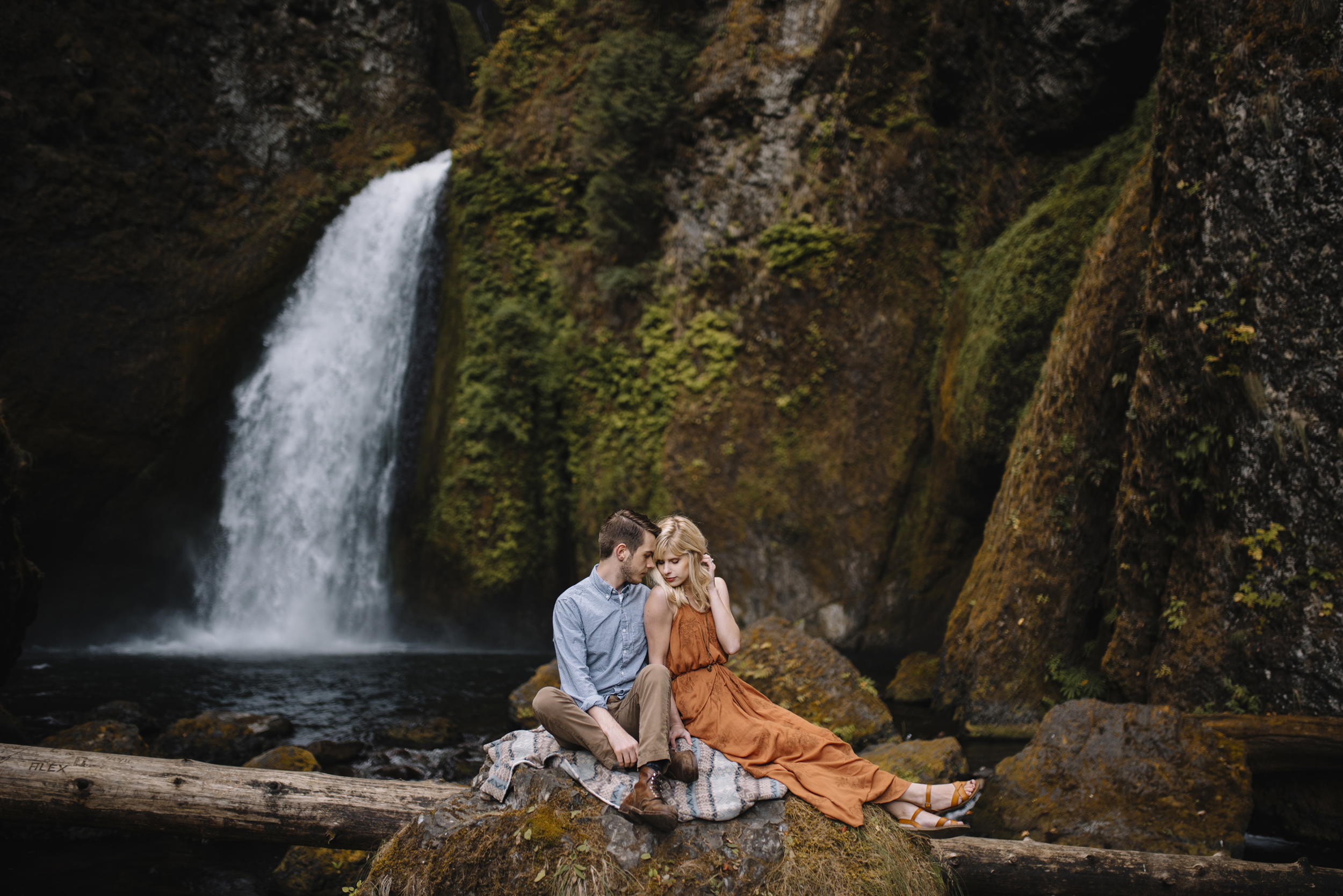 Columbia River Gorge Oregon Adventure Couples Photographer 215.jpg