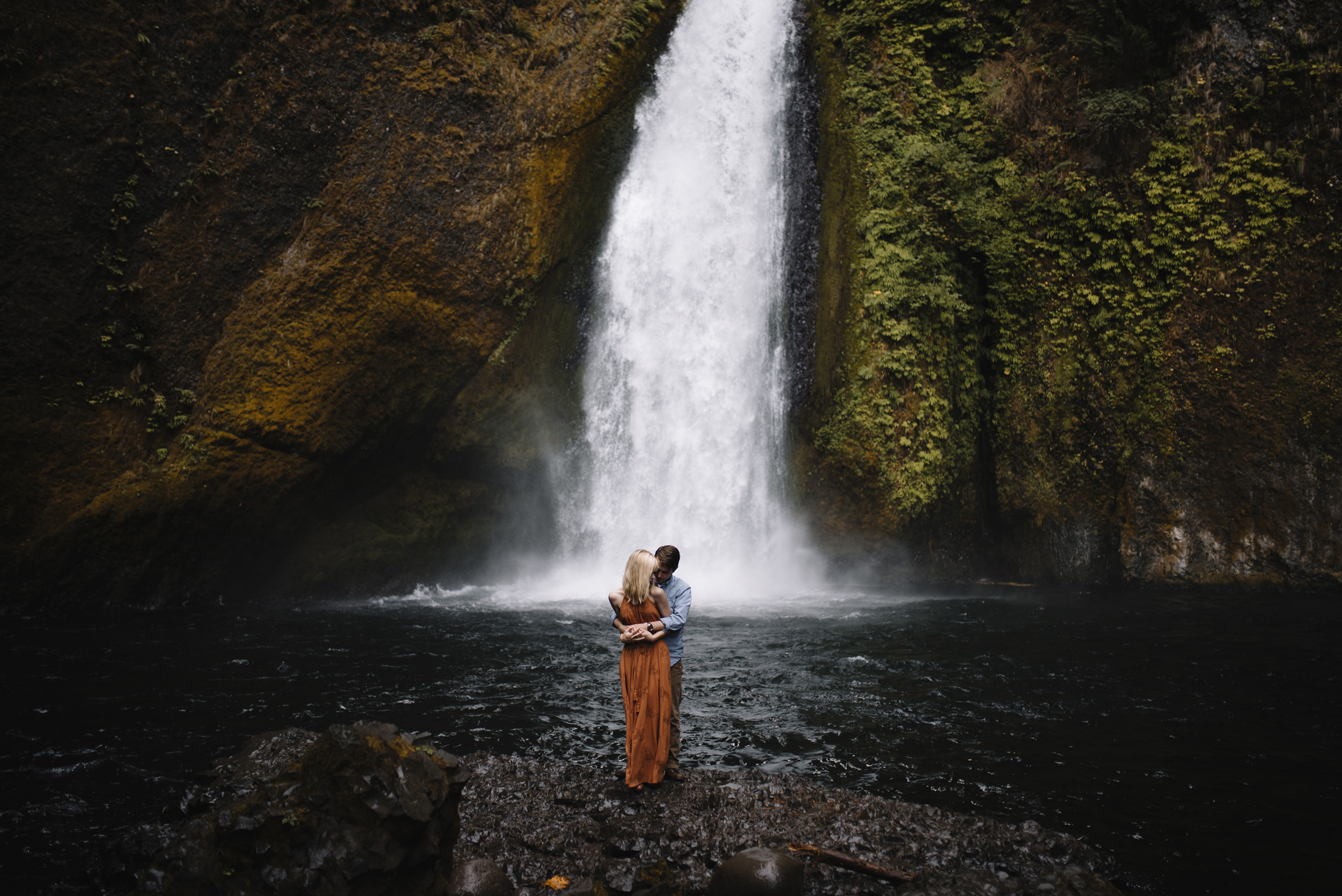 Columbia River Gorge Oregon Adventure Couples Photographer 255.jpg