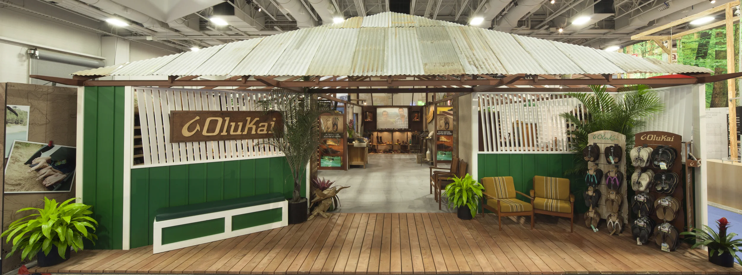 OLUKAI_WinterOR12_Booth-62_Cropped.jpg