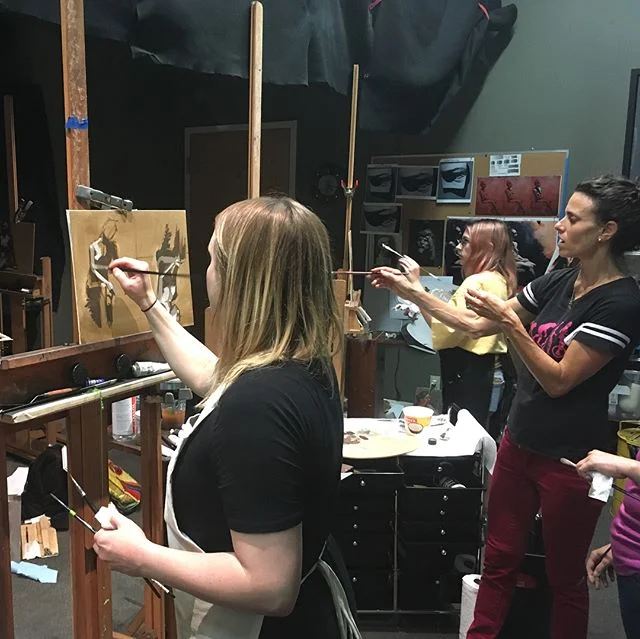 We are so excited to have the lovely and skillful @jenniferbalkan in the house teaching a 3 day figure painting workshop. Day 1 was focused on value. #figurepainting #oilpainting #value #jenniferbalkan #workshop #araboston #academyofrealistart #learnthefundementals