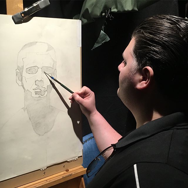 Day 2 of Emmys sight size portrait workshop has everyone wrapping up their drawings and transferring at the end of the day. #portrait #portraitpainting #sightsize #indirectpainting #araboston #academyofrealistart #art #boston #drawing @emanuelademusis