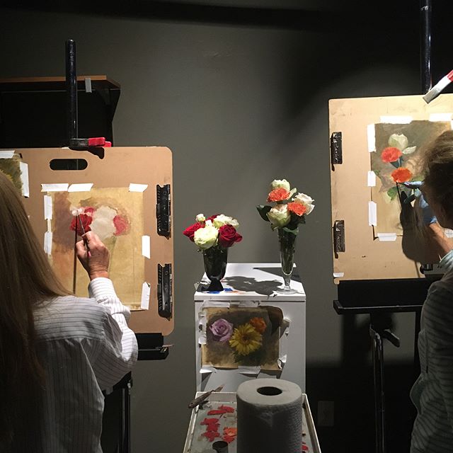 Day 2 of the Carlo Russo floral workshop. Another beautiful and delightful smelling day in the studio! #floralpainting #flowers @carlorussoart #oilpainting #araboston #academyofrealistart #color #representationalart #smellsgoodinhere
