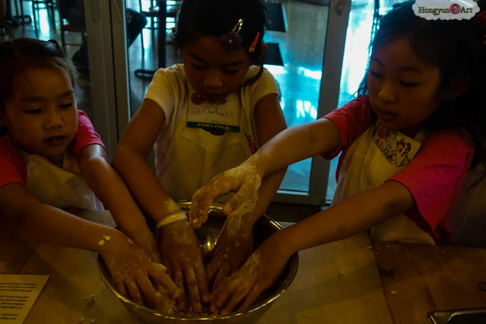 Hongyun-Art-20130805-Art-Explorers-Camp-210.jpg