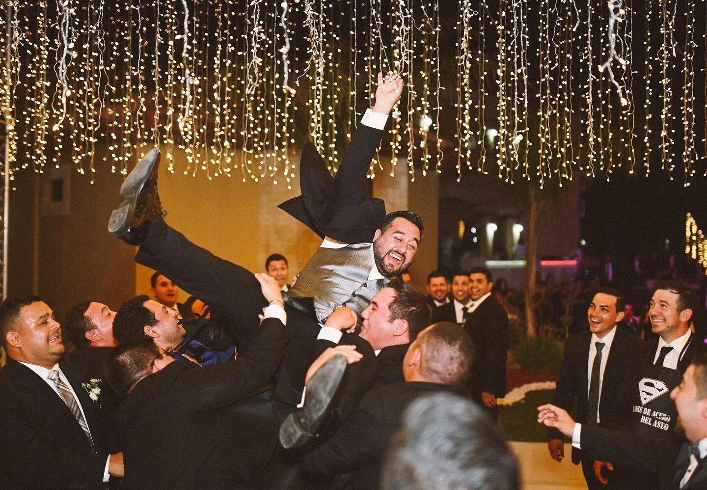 Happy groom ! .
.
.
.
@valeriadeles