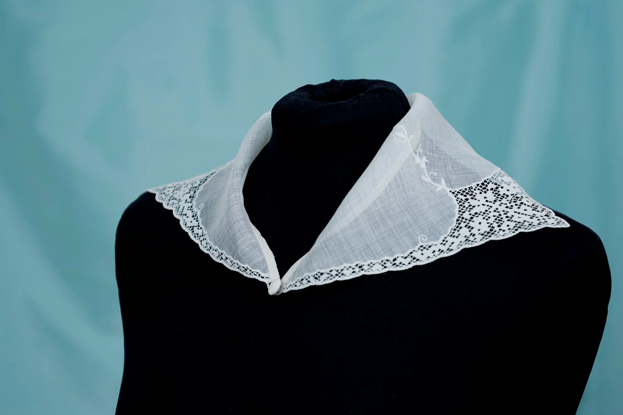 Ovratnik vintidž polprofil.jpg