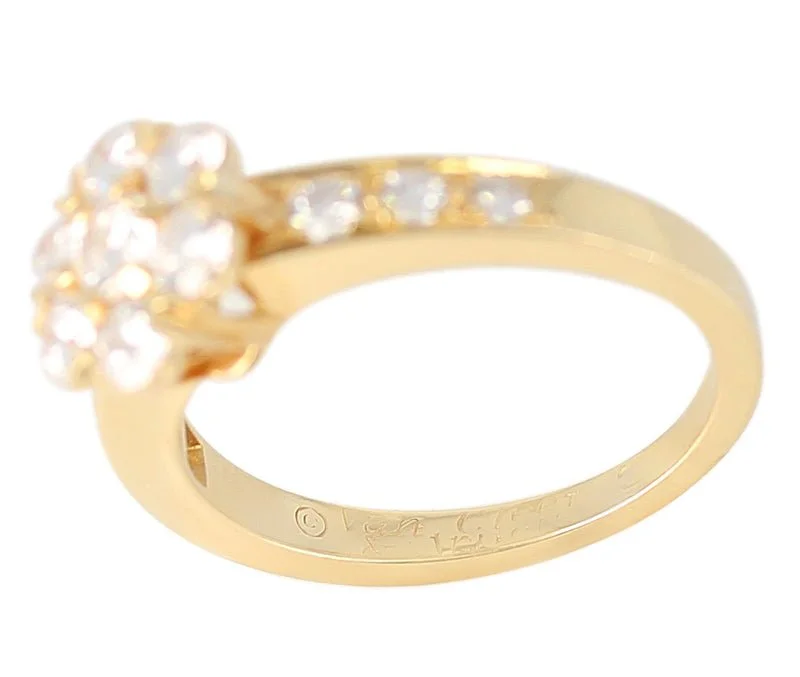 VanCleef_Arpels1.25CaratDiamondYellowGoldOneRowFleuretteRing5_800x.jpg