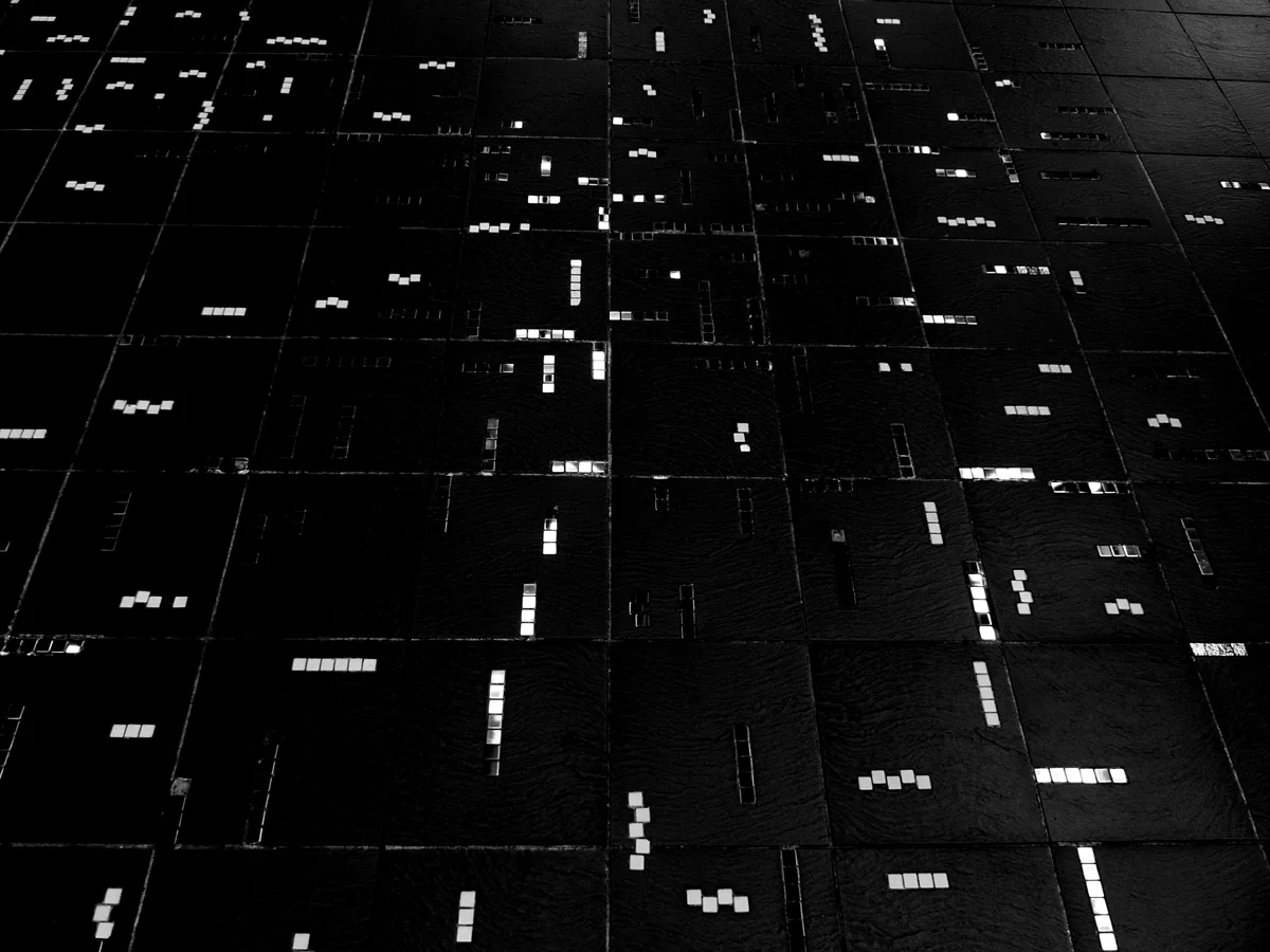 Preconceptions can hide essence of things. I think it's worth the effort to eliminate preconceptions. (photo by Junko Yamamoto: Saitama Shintoshin Station) 