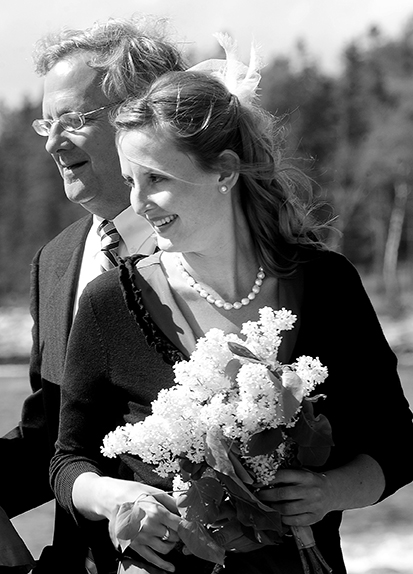 AMW_9635 Sisiter and dad bw.jpg