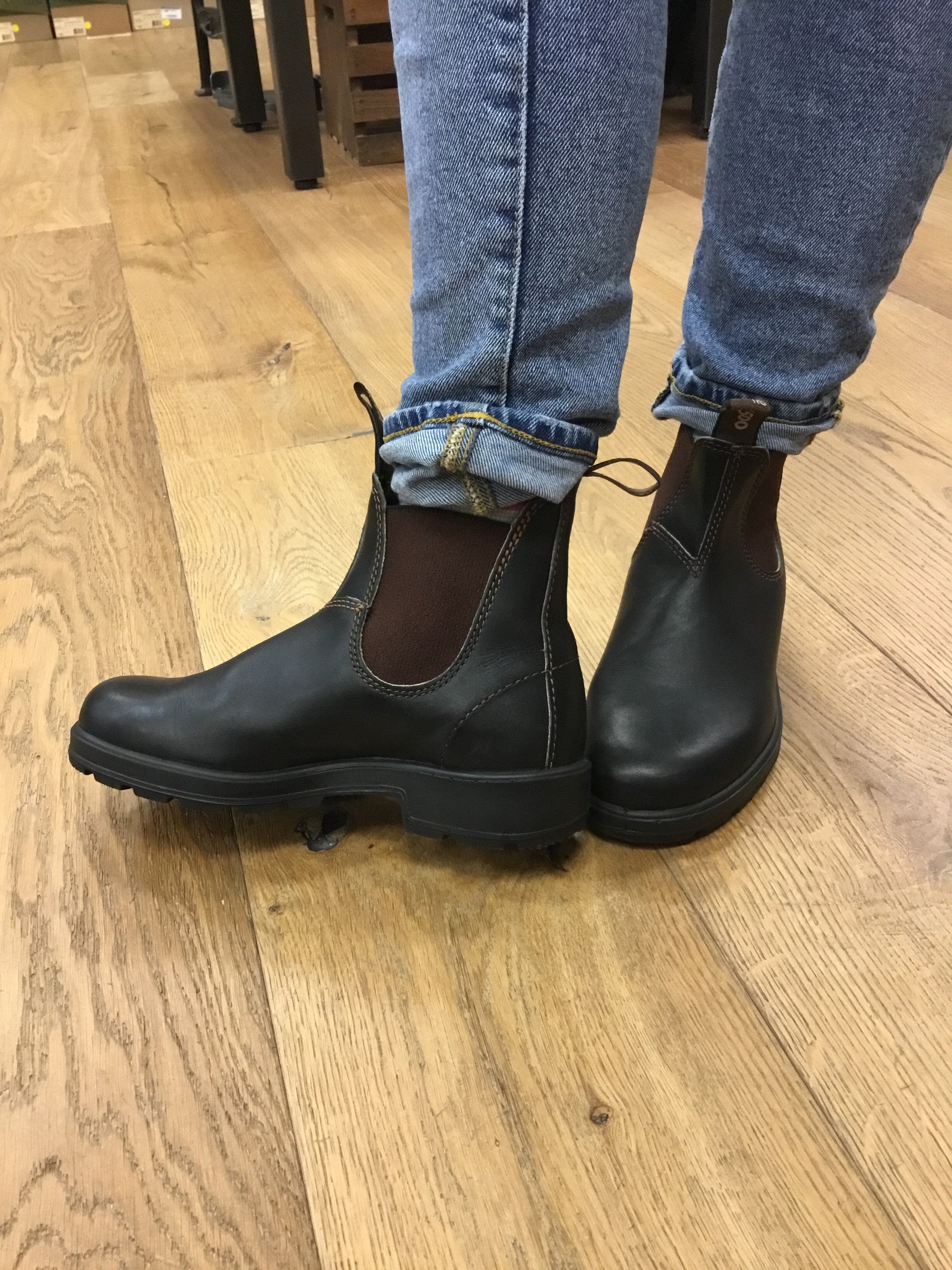 browns blundstones