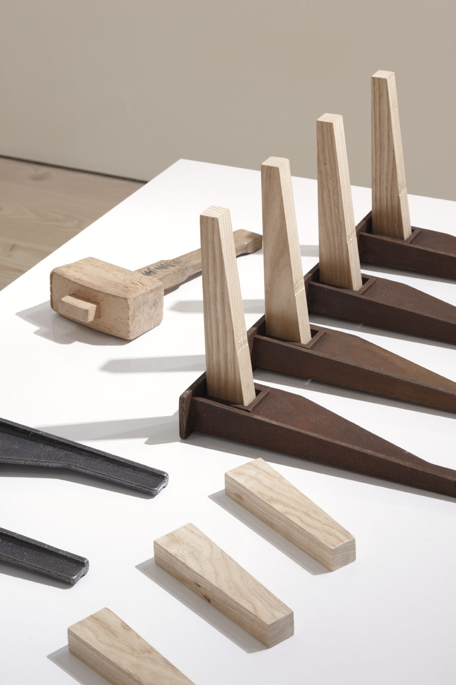 Keel exhibited at Saatchi Gallery, London.