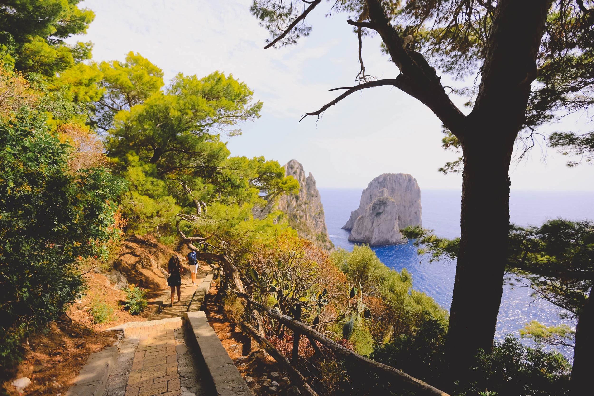 The hike down to La Fontelina