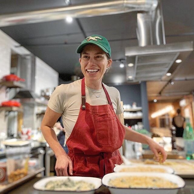 @chefrachelnichols serving up smiles and magic ✨ in the #chefsdinnertable kitchen 👩&zwj;🍳 Thanks for sharing your #vegetarian recipes with us!!