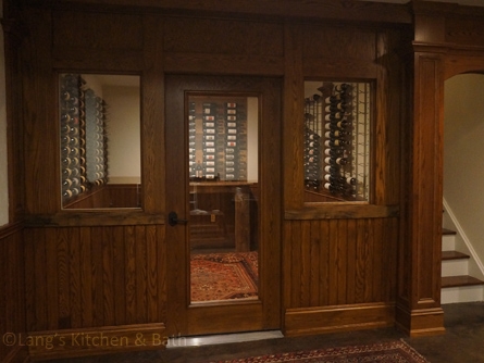 酒窖与Breezaire制冷装置和建在酒架。