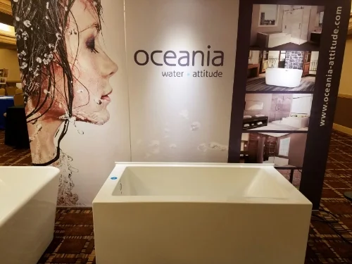 Oceania tub display