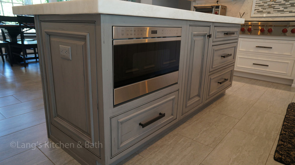 Kitchen island electrical outlet