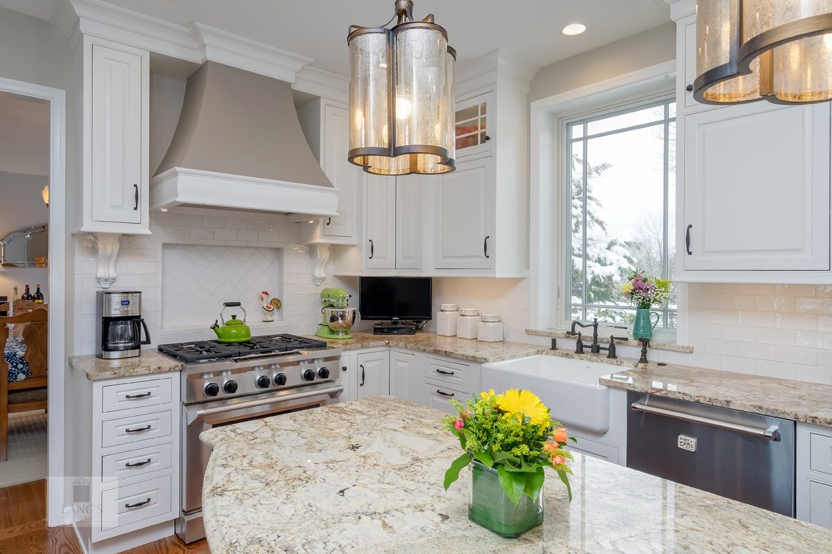 Kitchen Cabinet Finishes: Wood vs. White
