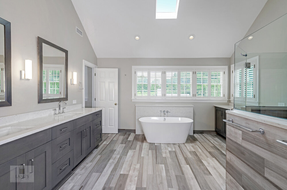 Top Luxury Bath Design Ideas - 8×8 Bathroom Layout With Shower And Tub