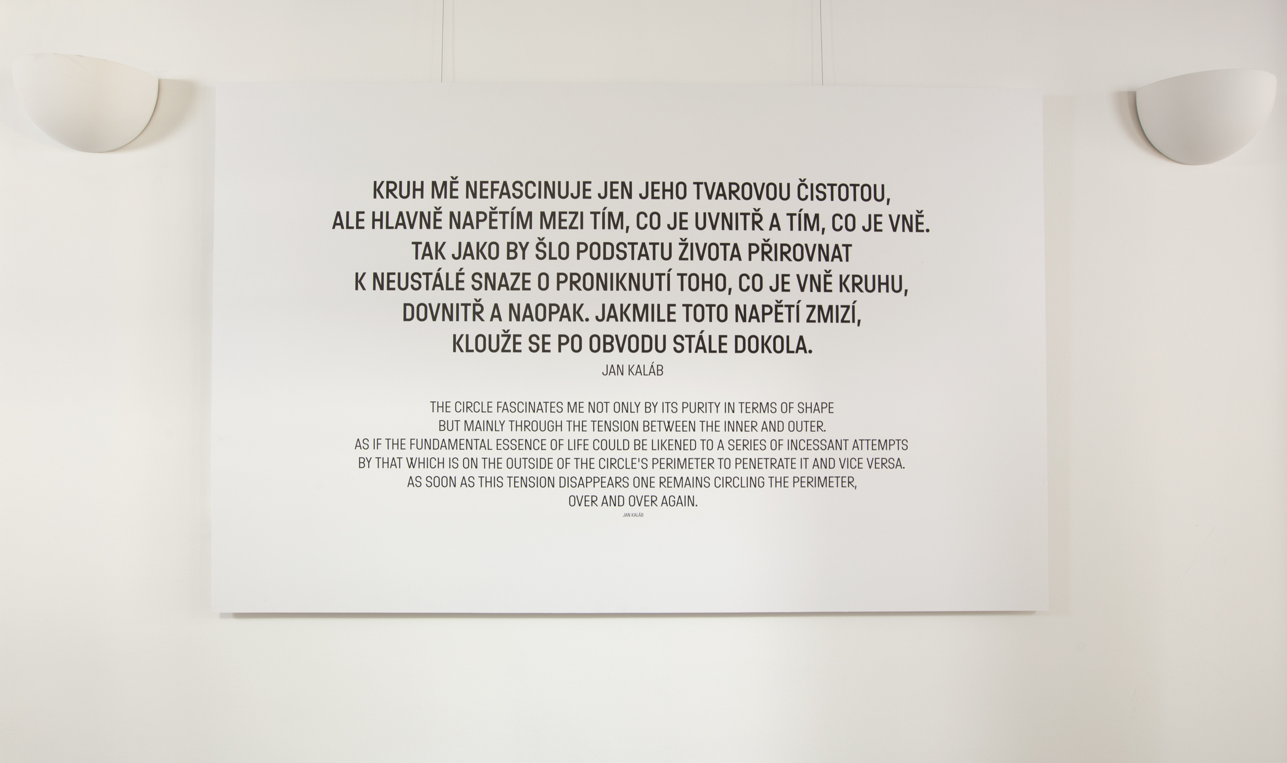 www.jankalab.com okolo stojace lampy sú vlastne tiež časťou kruhu- pekný detail