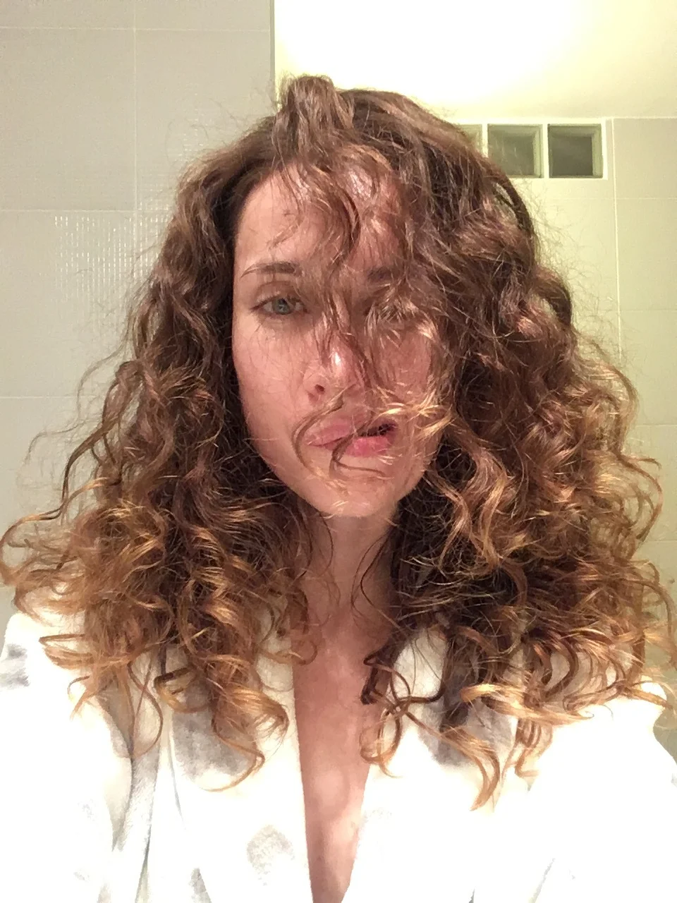 Ako hĺbkovo hydratovať vlasy