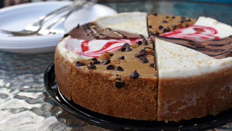 HOW TO AVOID DIETARY AND FITNESS DERAILMENT DURING THE HOLIDAYS