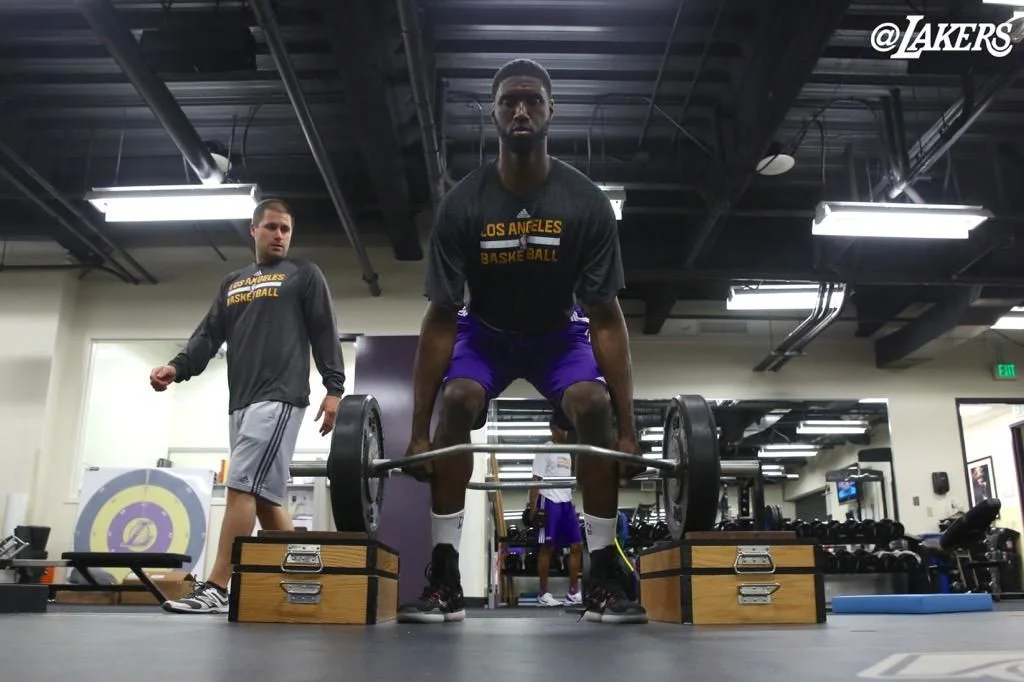 FEATURED VIDEO UPDATE 12: THE ROW EXERCISE THAT ALSO TARGETS YOUR CORE