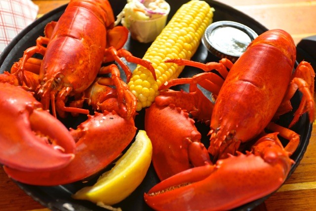 Robinson's Wharf - Lobster Dinner.jpg