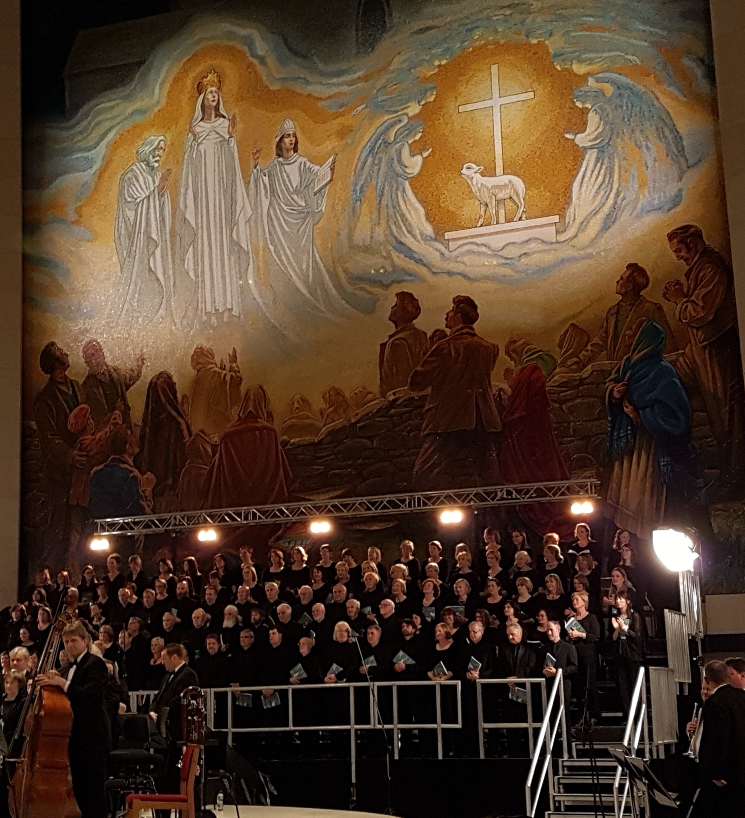 DLCS Choir-20160514_215738.jpg