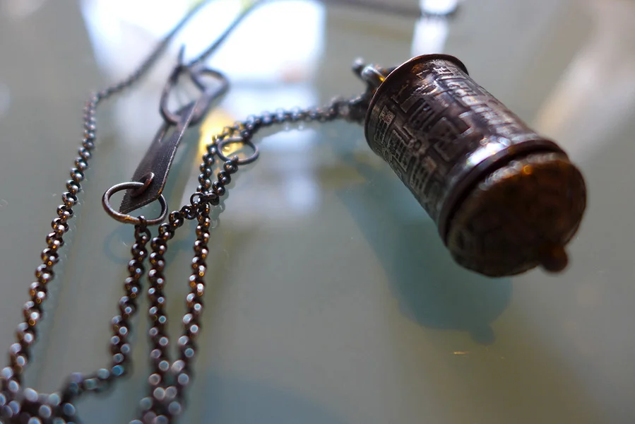 amulet 