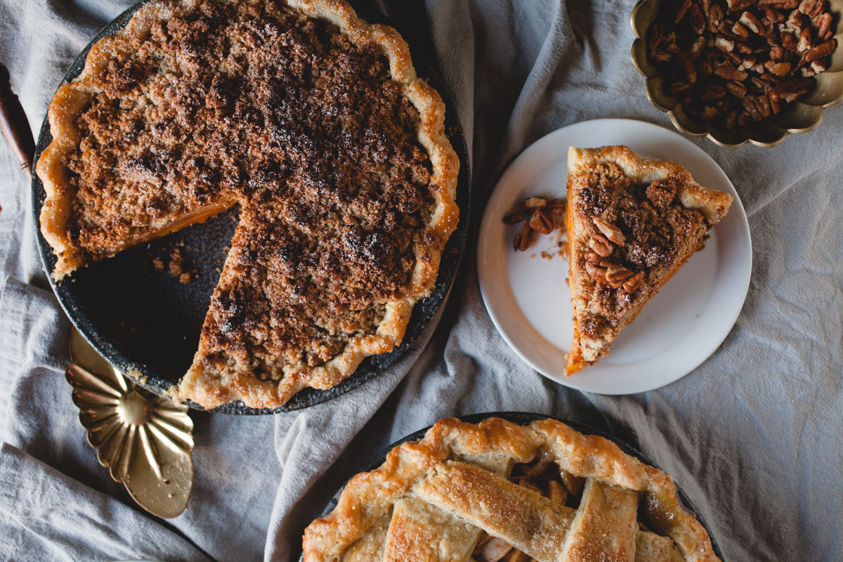 Persimmon and Apple Crumb Pie