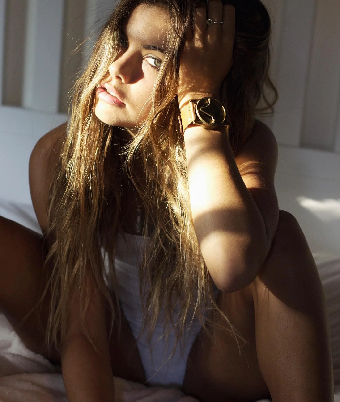 Let your love light shine.
Shine on everyday with your own solar-powered Pandeia compass + sundial watch.