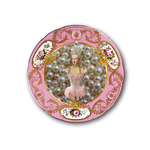 Petite Plate: Victorian Paper doll (5.5 in)