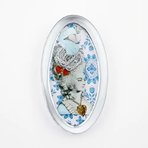 Marie Antoinette Bandeau d' Amour Paperweight
