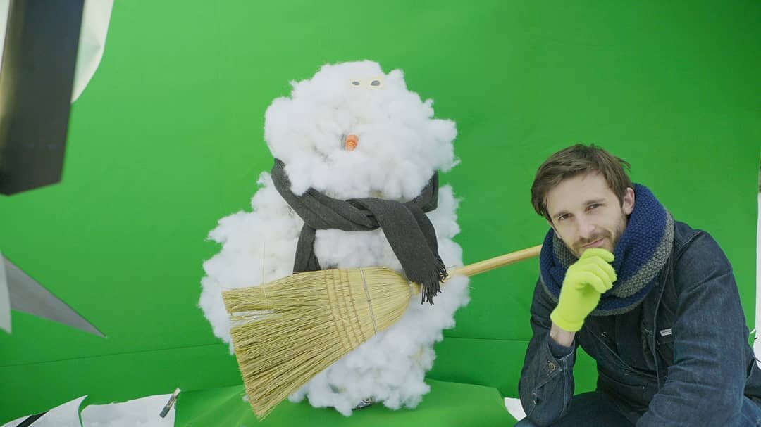 Go green, y'all 

From our Ultraviolet Light music video shoot. 

#safety #ultravioletlight #congratulatemeivelostmymind #musicvideo #snowmen #snowman