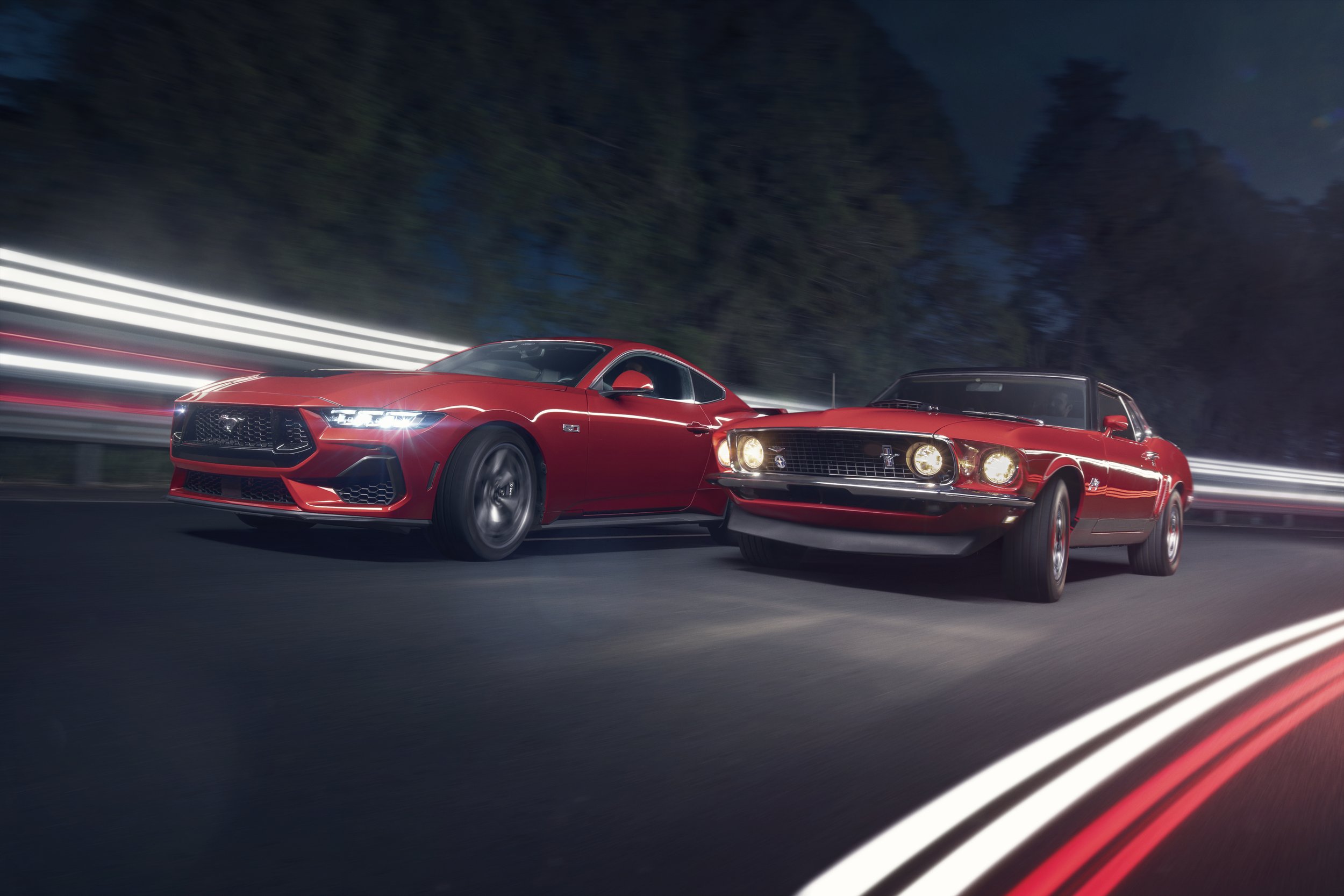 Mustangs Old & New - 60 anos