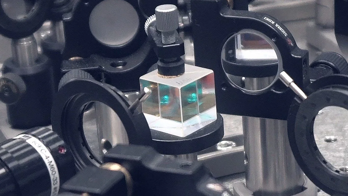 thumbnail_02_Emily DiCarlo_Optical Lattice_raw cut_cropped.jpg