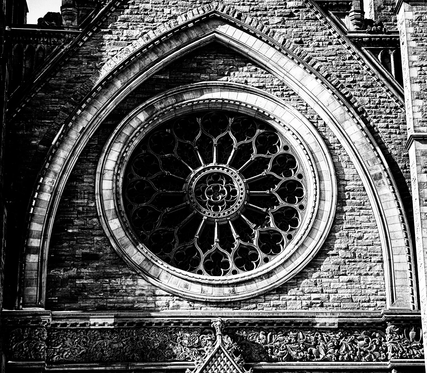 4-Black_and_White.jpg