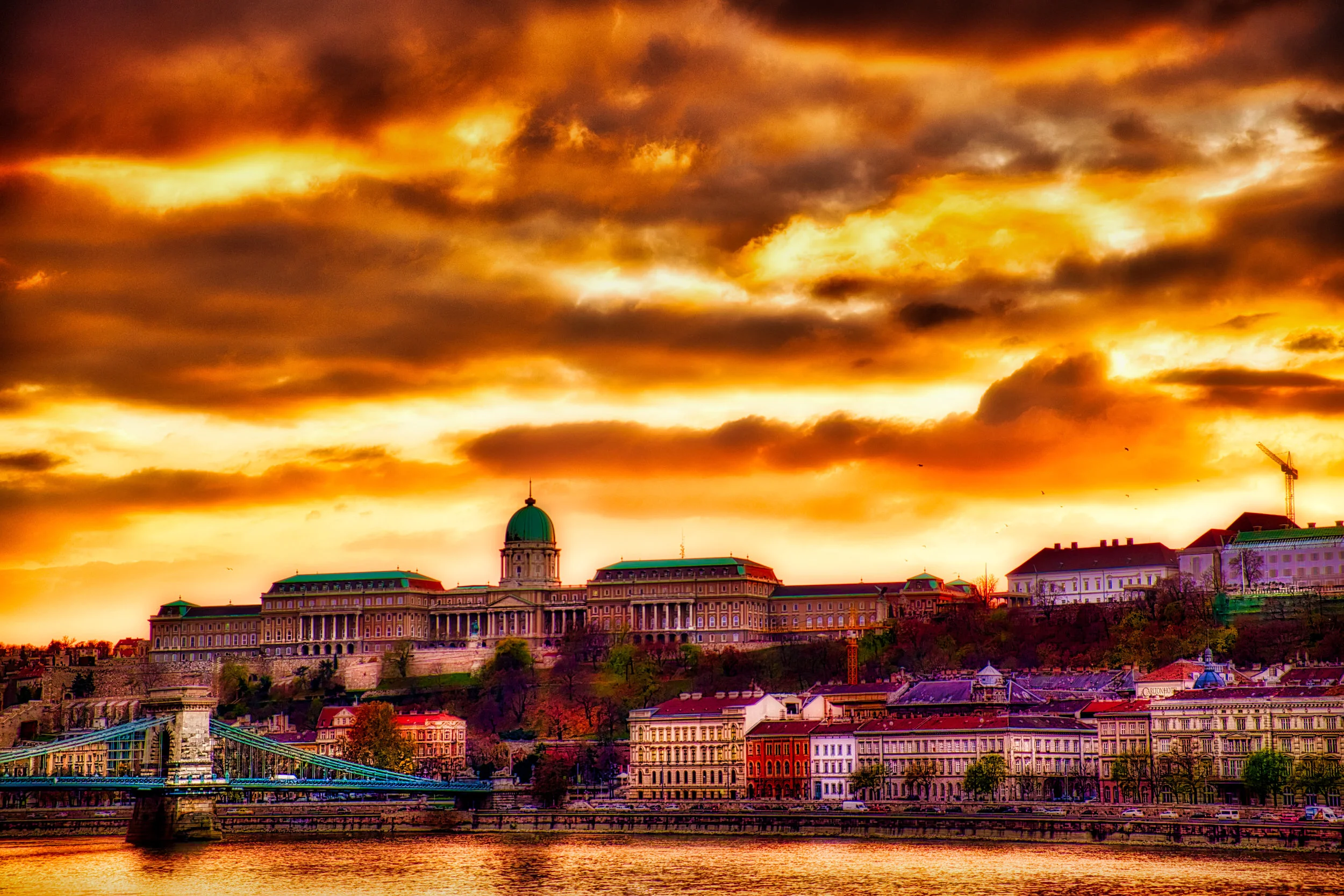 Budapest palace and the Chain Bridge