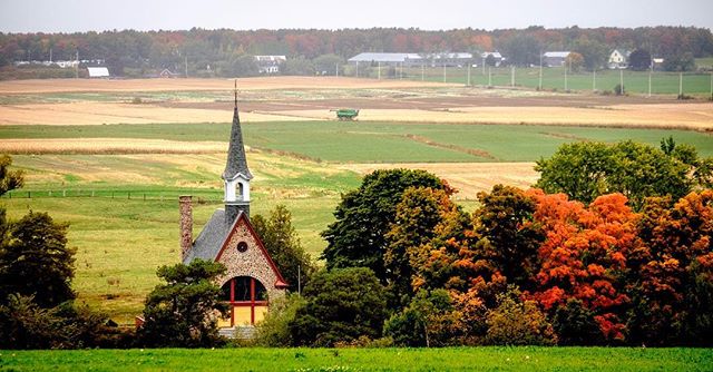 Grand-Pr&eacute; Memorial Church, Grand-Pr&eacute;, Nova Scotia. #grandpre #novascotia #fall #autumn #fujifilm #fujifilmxt1