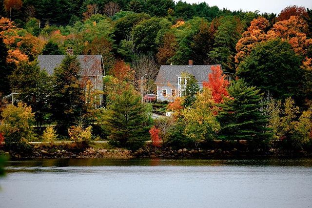 More glorious fall colours at Mahone Bay, Nova Scotia. #mahonebay #novascotia #fall #autumn #fujifilm #fujifilmxt1