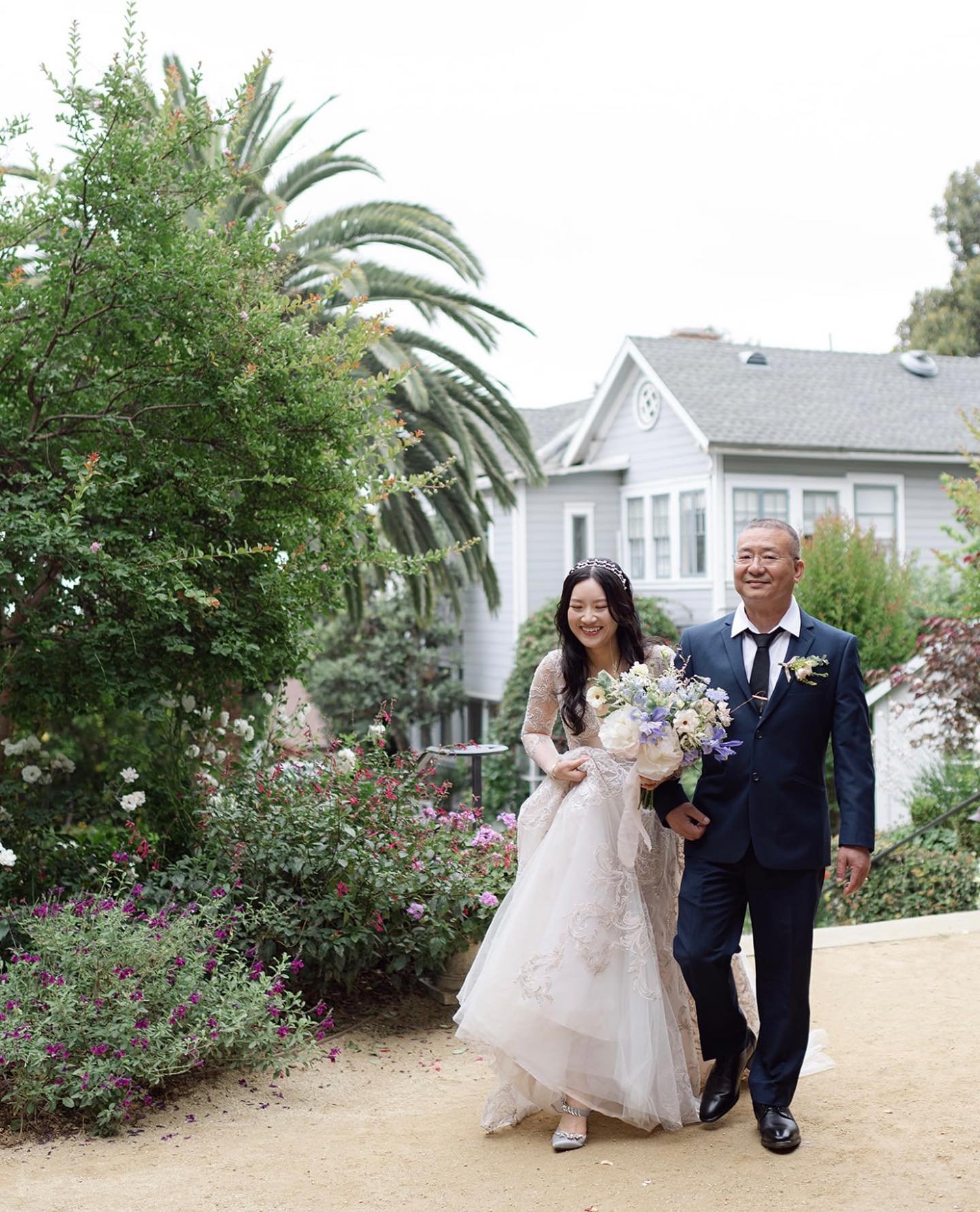 Forever daddy&rsquo;s girl🤍

📷 @erinkimphoto 
#weddingceremony #daddysgirl #weddingceremonyflowers #socalwedding #fatherdaughter #fatherdaughterlove