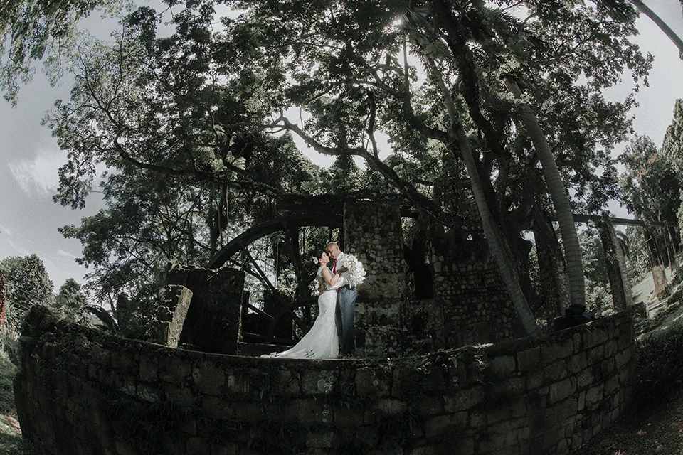 LauraMarcusBridals0266.jpg