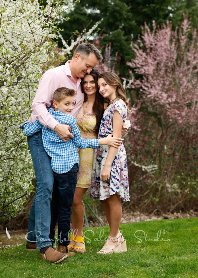  Vignettes session portraits of family on foliage background by Campbell Salgado Studio in Portland, Oregon. 