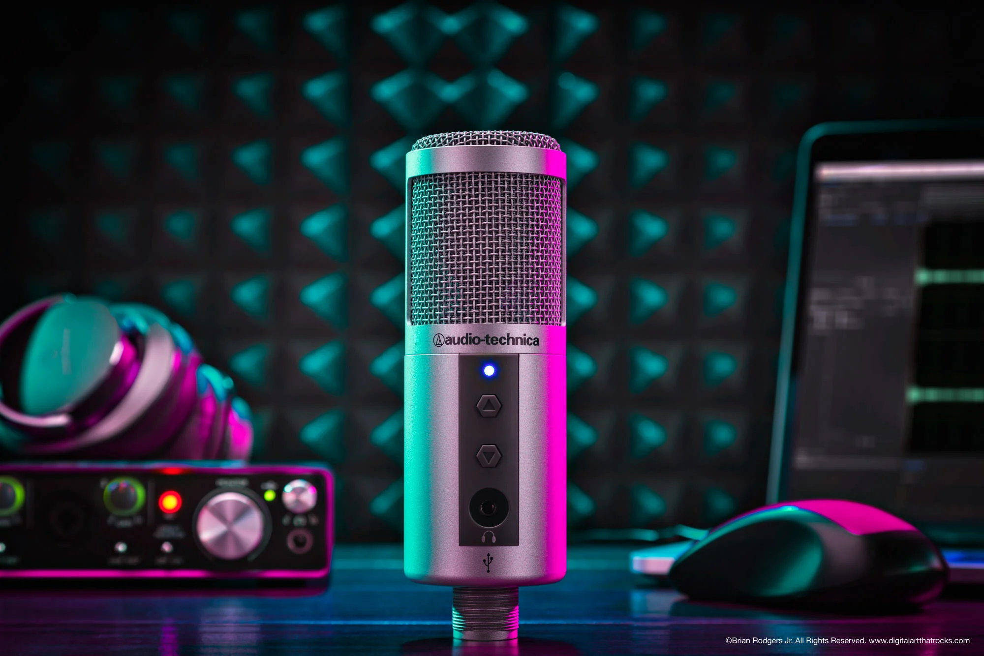 south-bend-product-photographer-brian-rodgers-jr-digitalartthatrocks-audio-technica-microphone.jpg