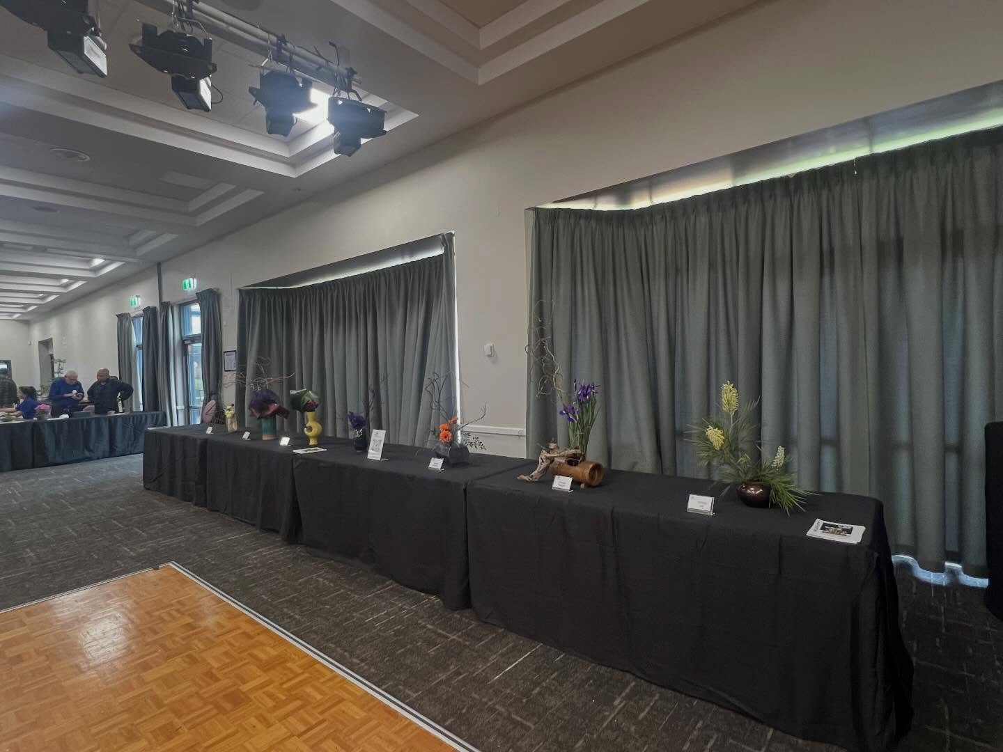 2025 Bonsai Exhibition

Members of ASTAWA exhibited their arrangements at the Annual Bonsai Exhibition. Master Teacher @ursulapagels also held live demonstrations during the event, featuring many ikebana techniques and arrangements. 

Thank you to @b